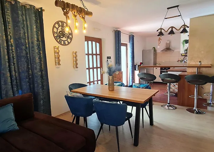 Big Apartmant With Free Parking