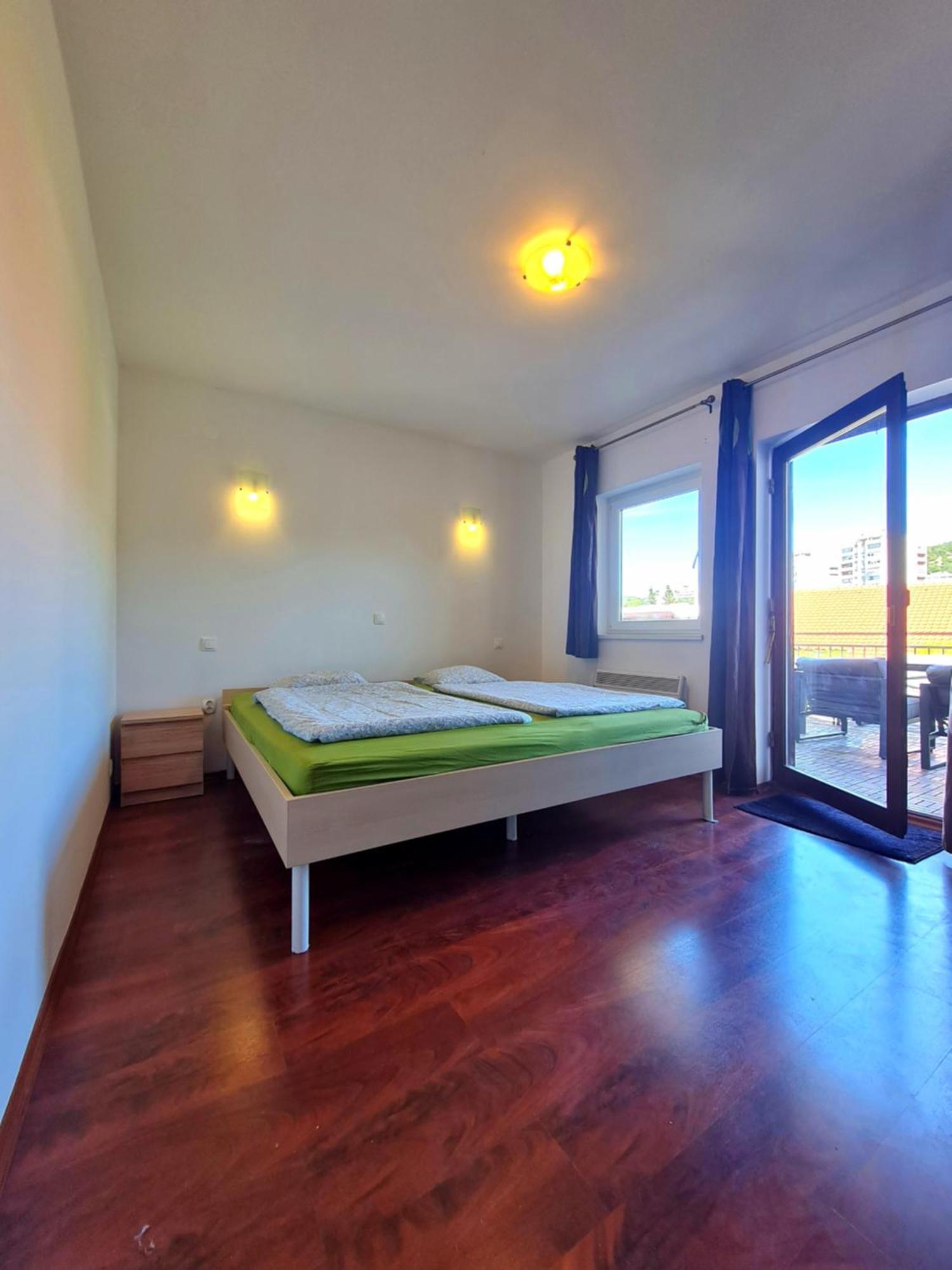 Big Apartmant With Free Parking Apartment *