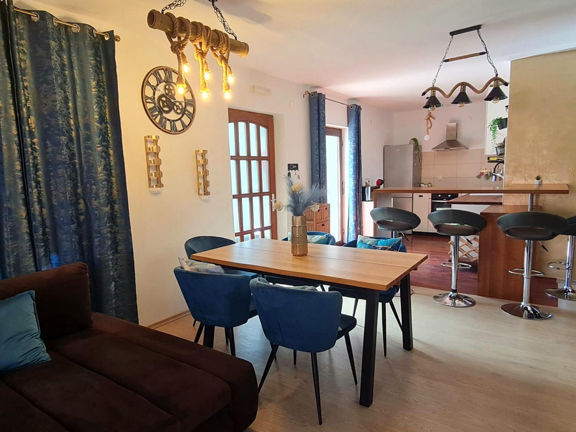 Big Apartmant With Free Parking Apartment