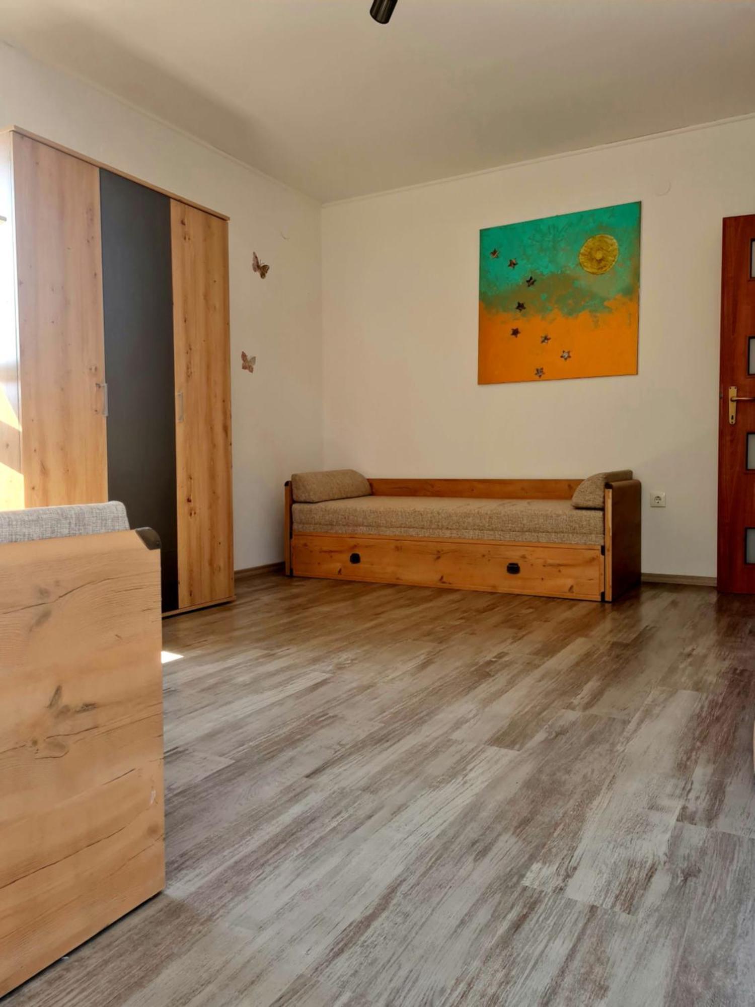 Big Apartmant With Free Parking