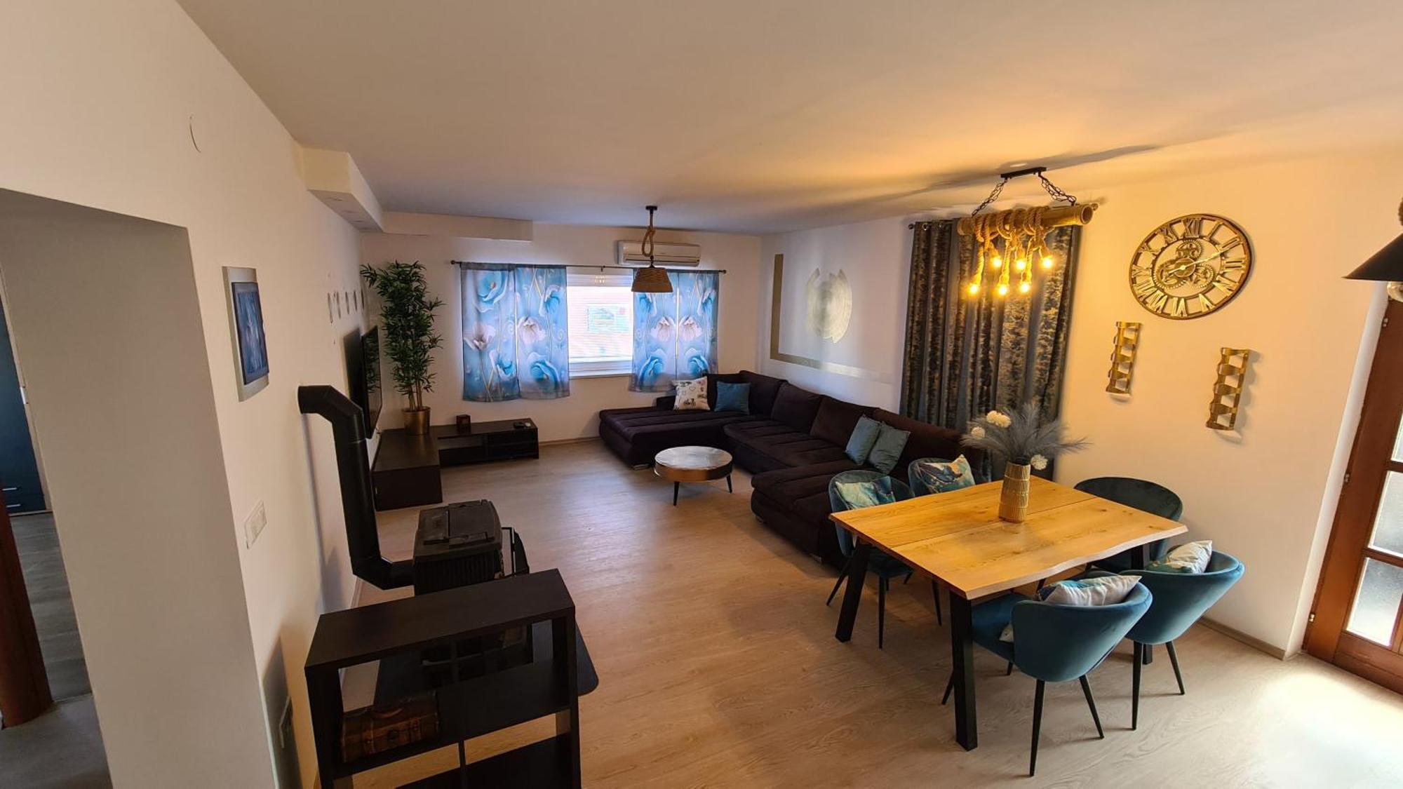 Big Apartmant With Free Parking Apartment Sibenik