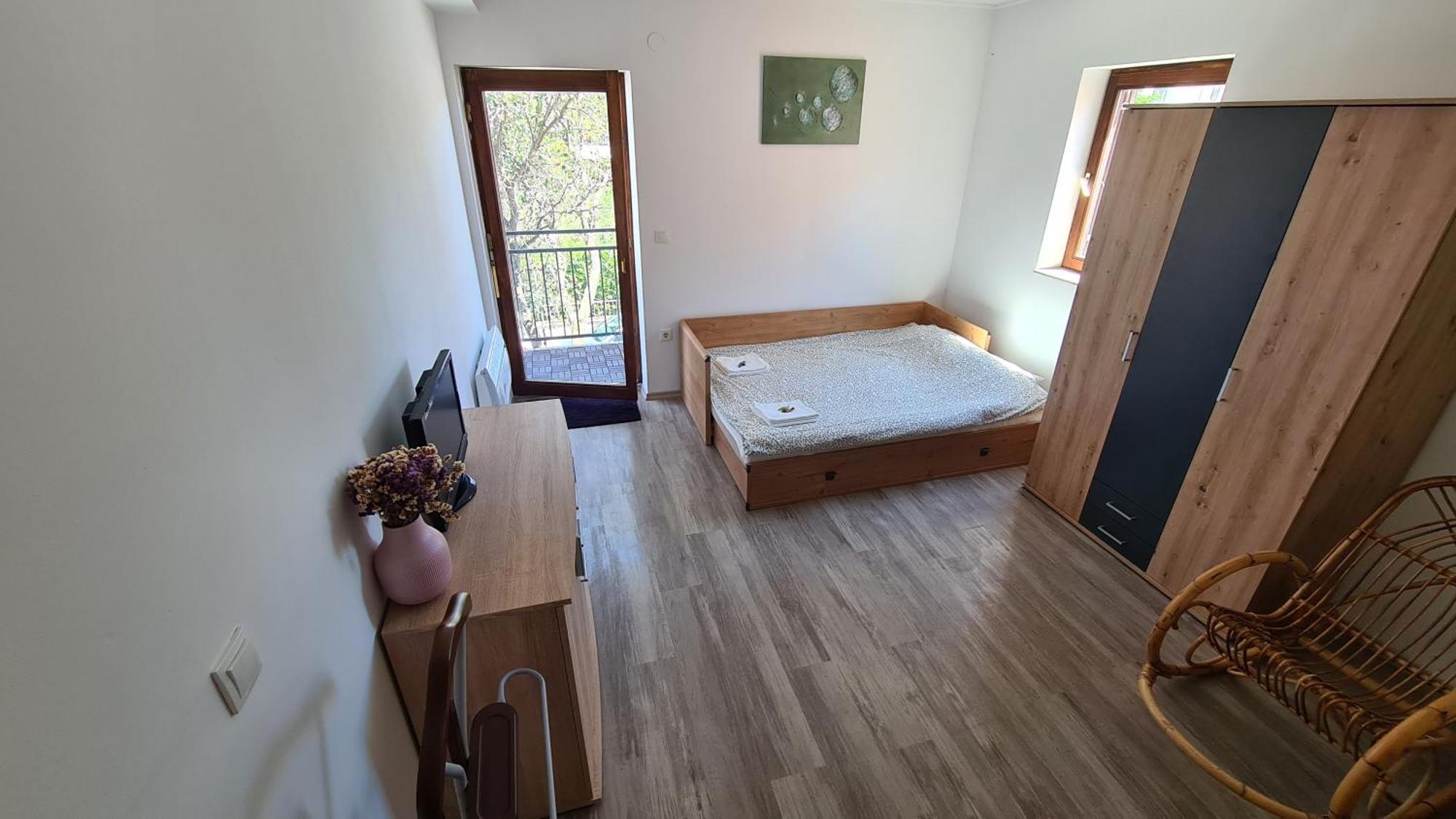 Big Apartmant With Free Parking