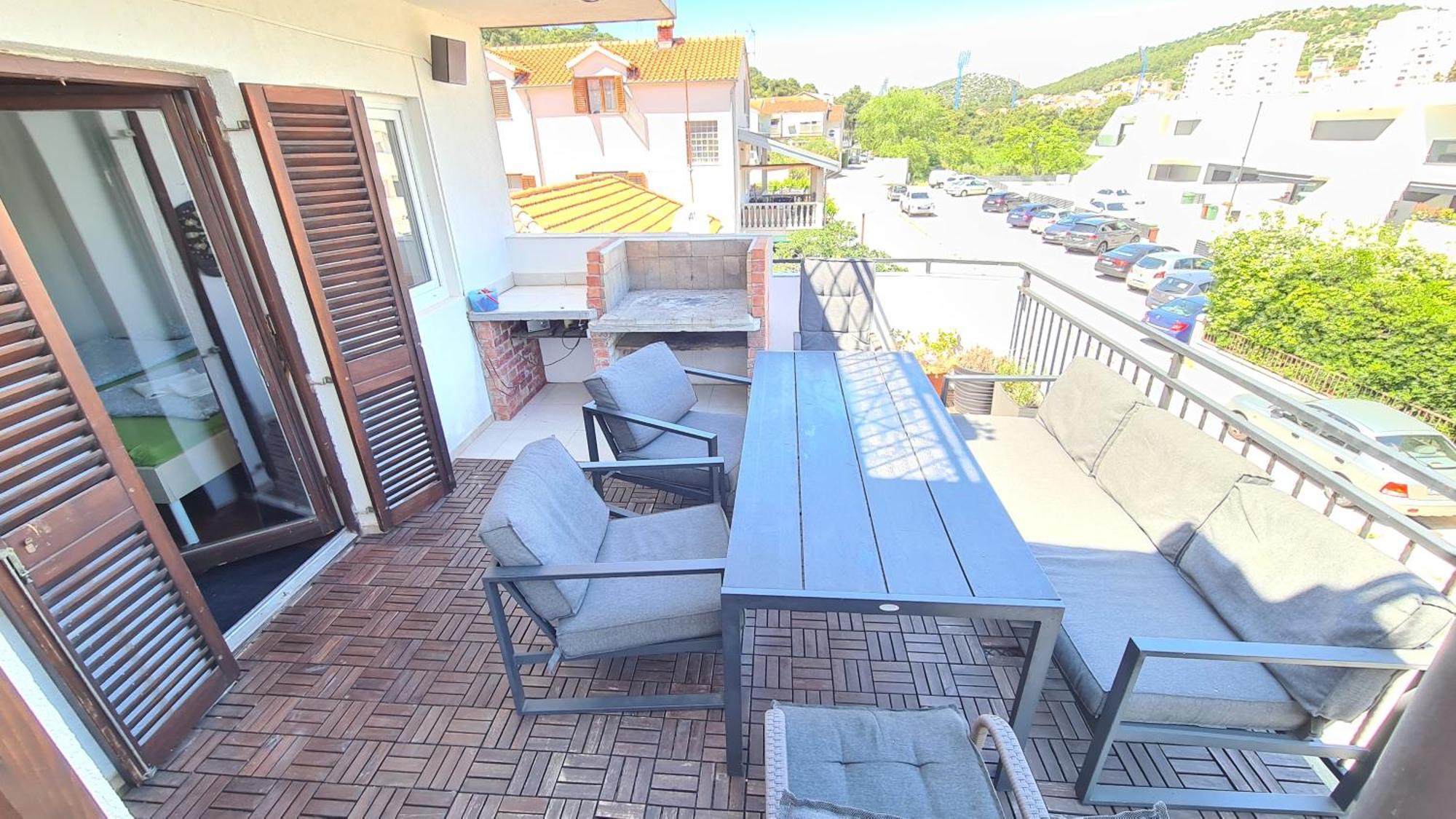 Big Apartmant With Free Parking Apartment
